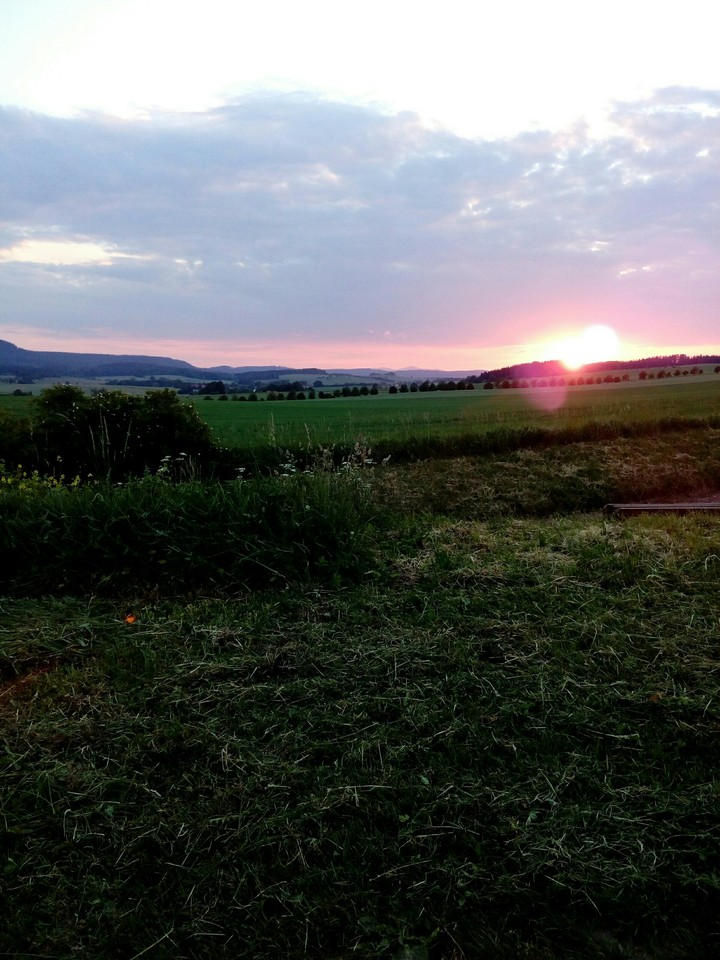 západ slunce za Krkonošemi