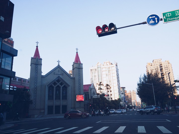 台灣新竹縣天主堂十字路口
