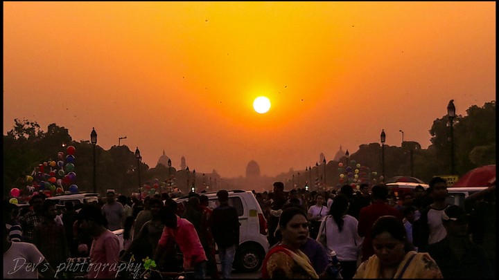 view of rashtrapati bhavan from india gate