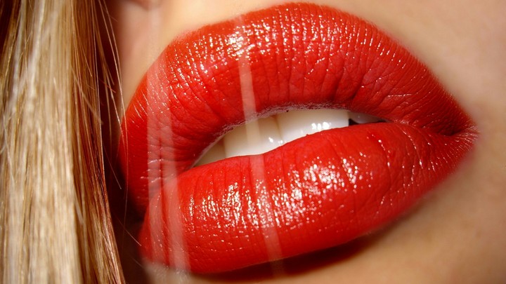 Red Lips Wallpaper
