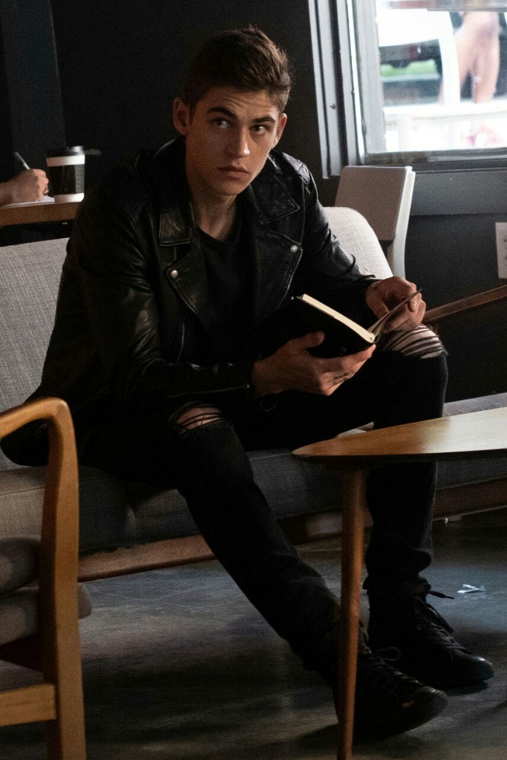 Hero Fiennes Tiffin