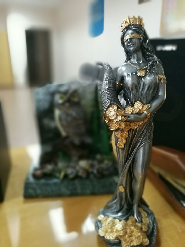 Statuette