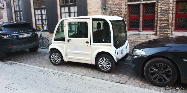 car in Brugge