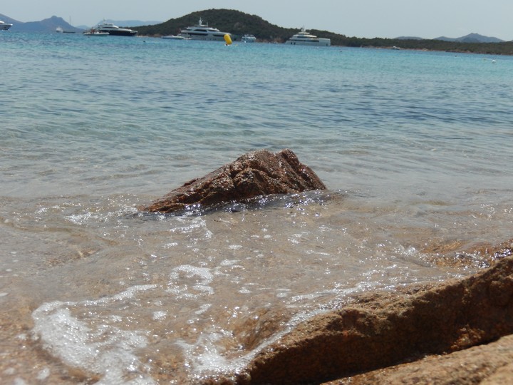 Spiaggia liscia ruja. Sardegna