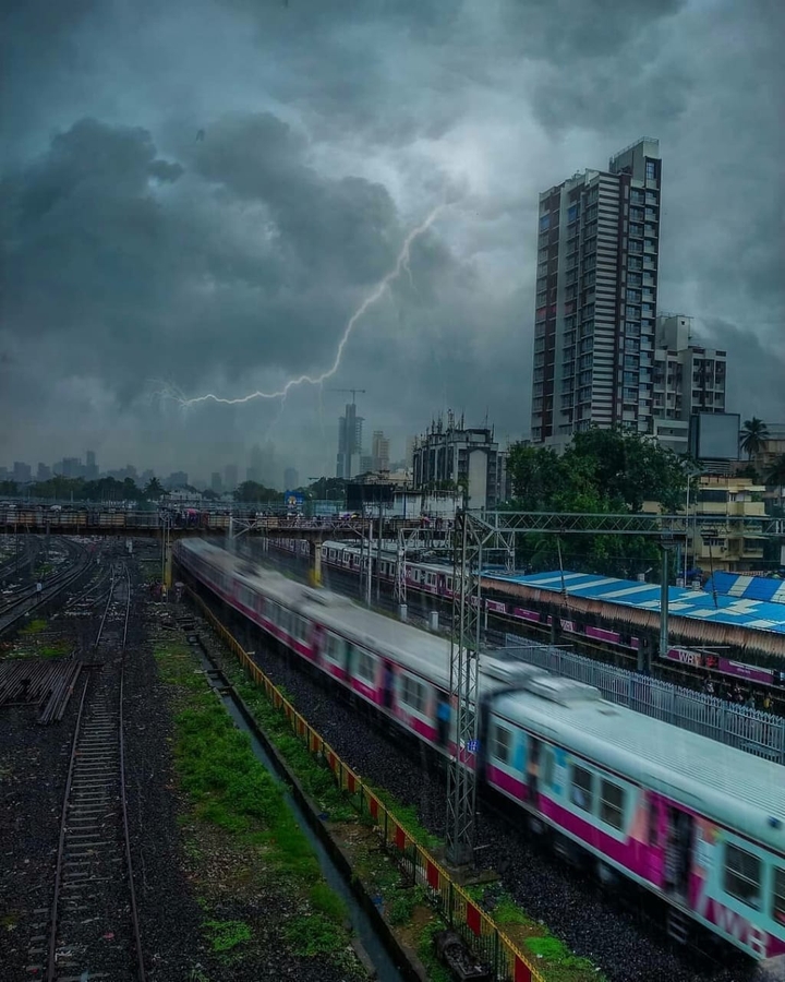 Mumbai local
