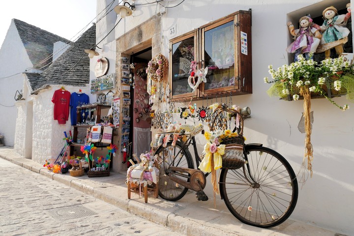 Shop in Alberobello in Puglia in Italy