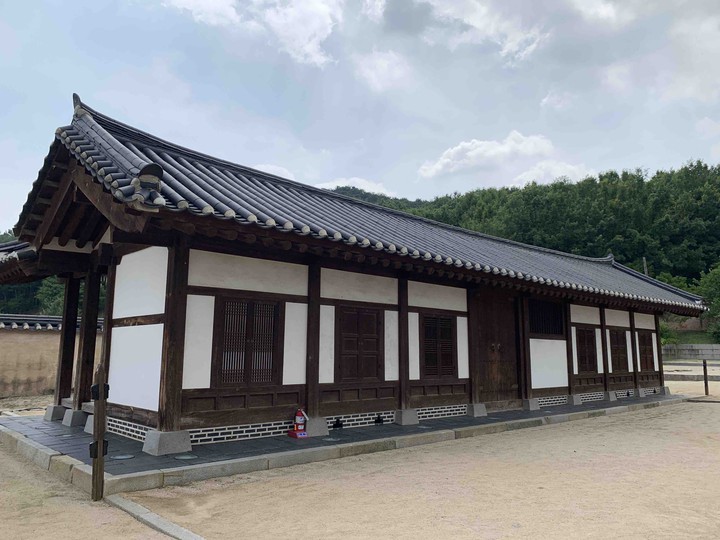 수원화성 행궁 향대청과 전사청