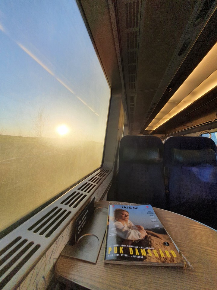 I love train journeys. Do you?