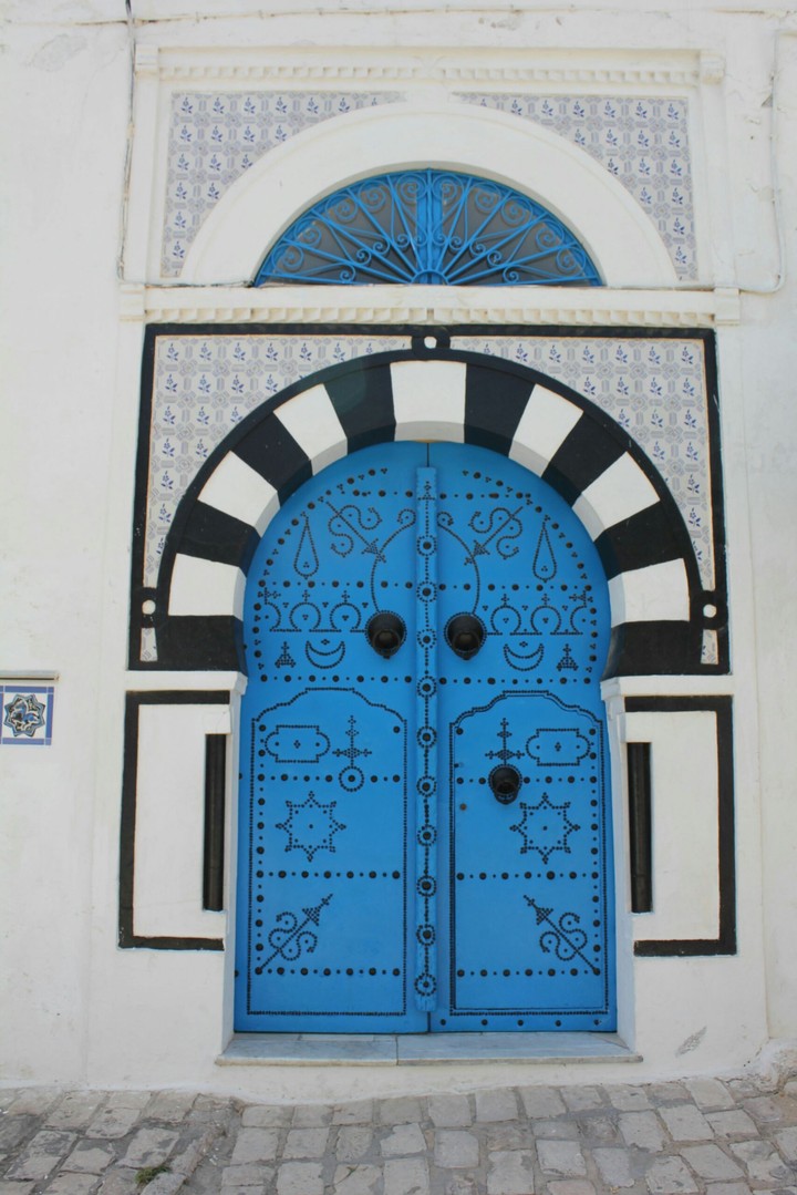 blue door