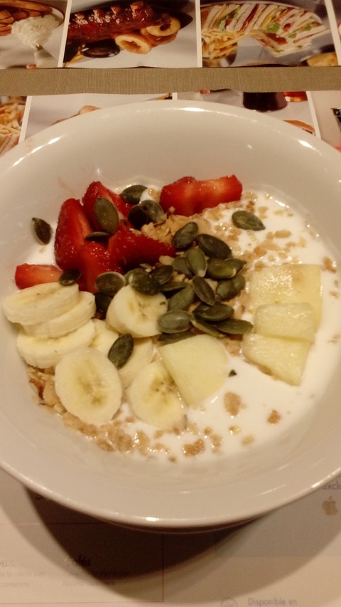 Yogur y muesli