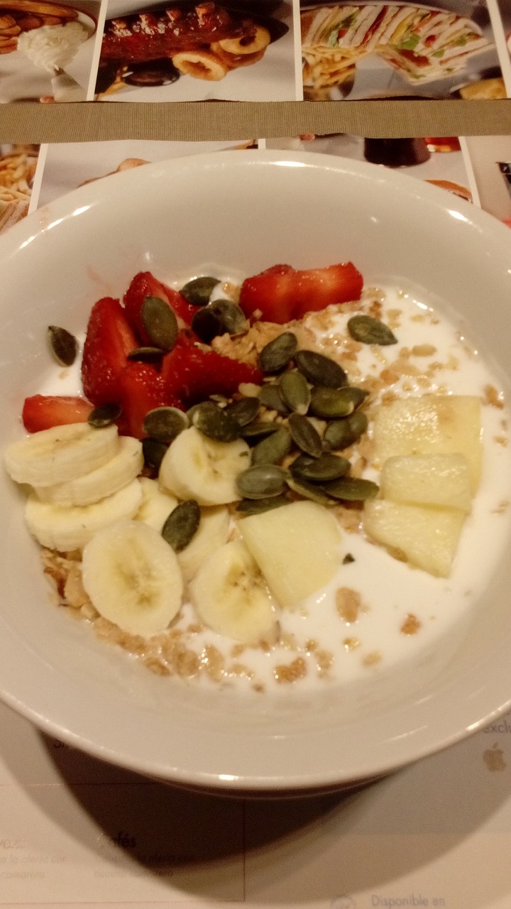 Yogur y muesli