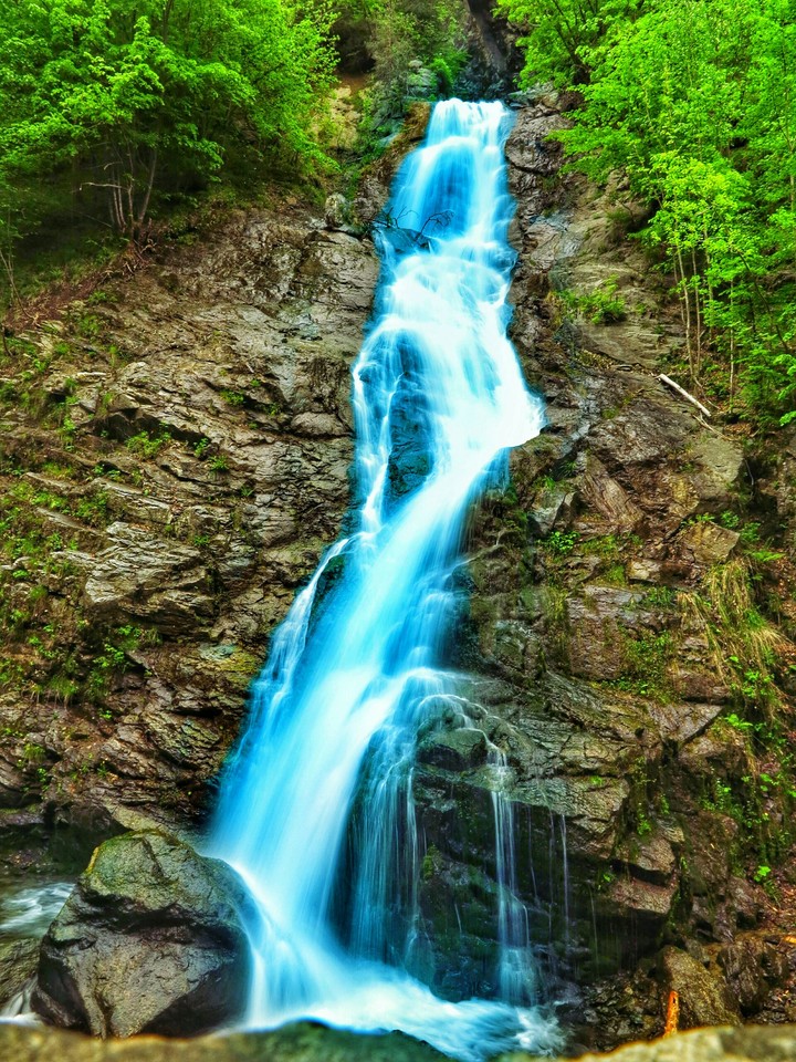 Cascada Lotrisor Rm Valcea Romania