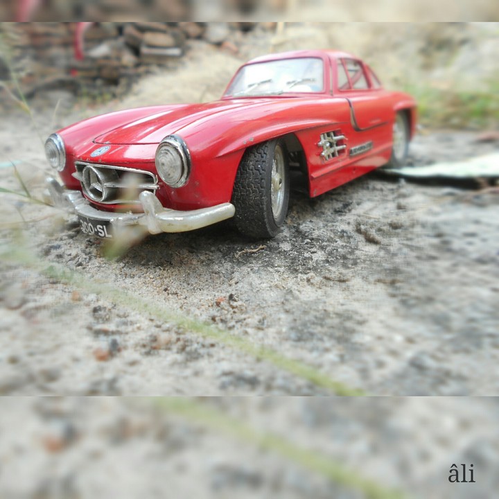 Toy car