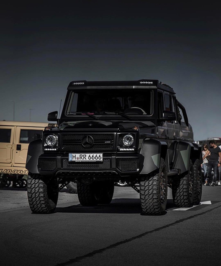 Mercedes AMG G63 6x6