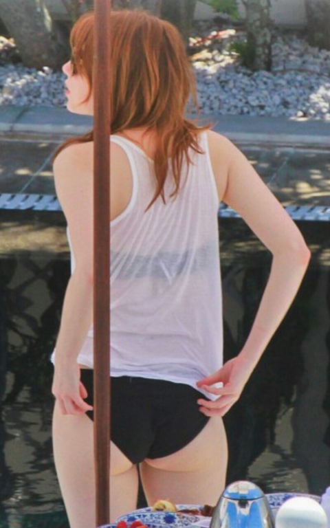 Emma Stone Beautiful Bikini Pic