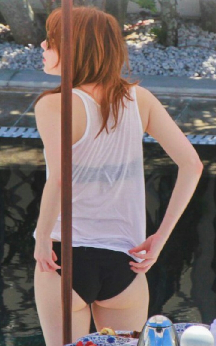 Emma Stone Beautiful Bikini Pic