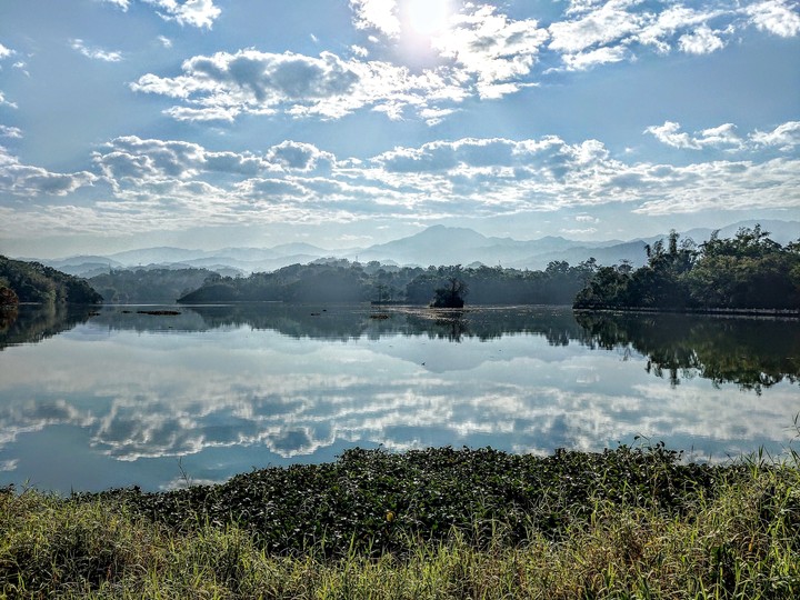 Good Morning！ Lake Emei