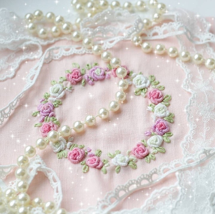 pearls & Roses
