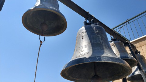 ταπετσαρίες tower, Bell