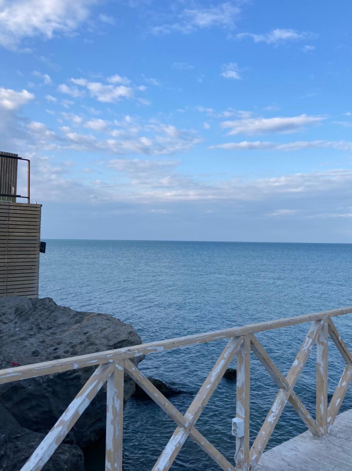 море