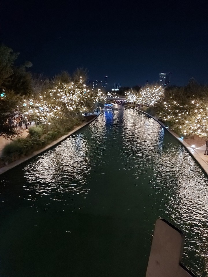 navidad paseo santa Lucia #LuztopiaMonterrey