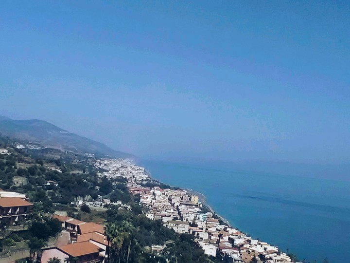 I live here .....Sant Alessio Sicily
