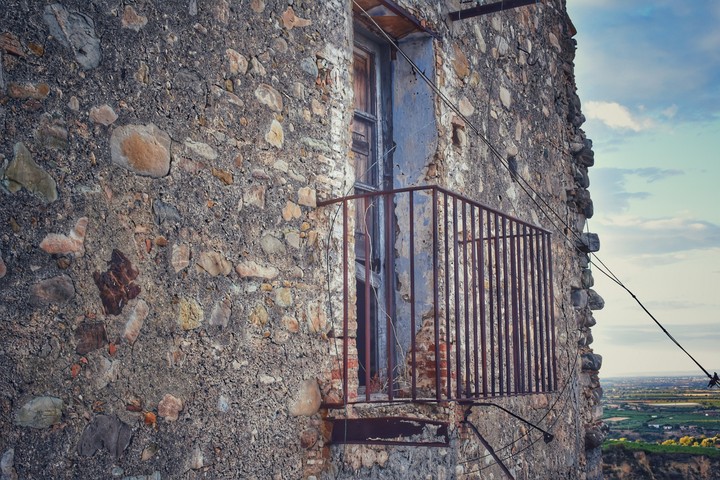 The old balcony