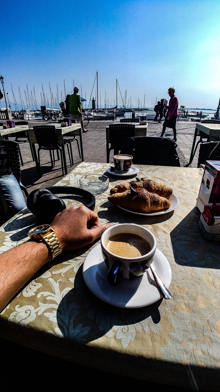 breakfast at lago di garda