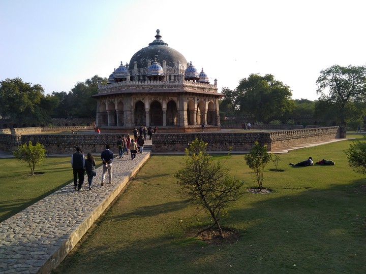 Humayun tom