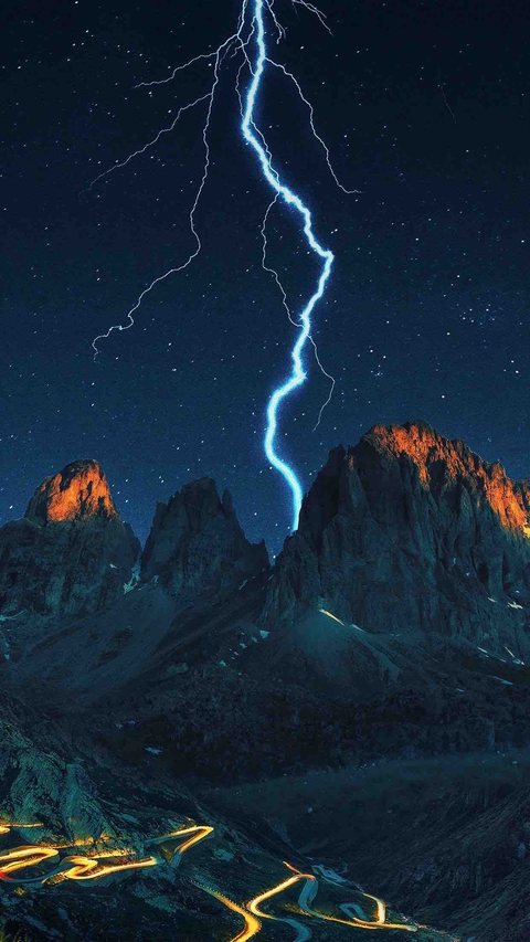 Lightning in the Mountains