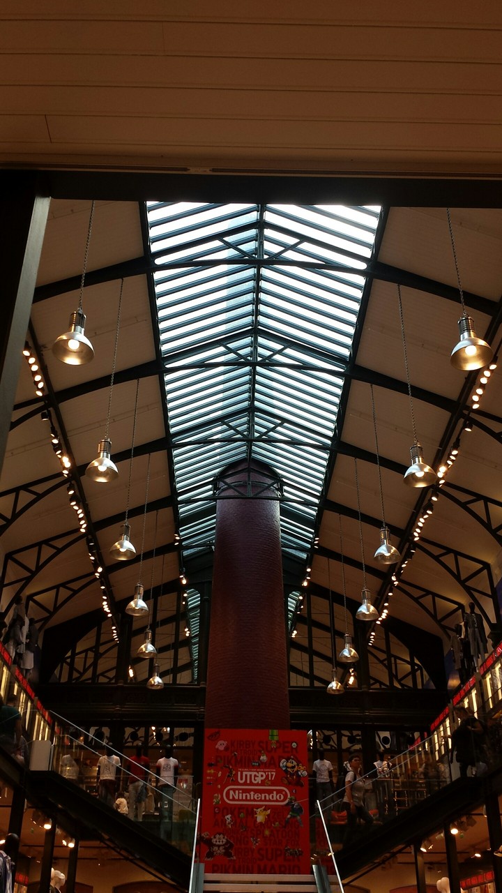 A cool store is Paris