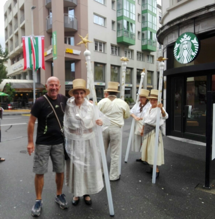 HAPPY PEOPLE