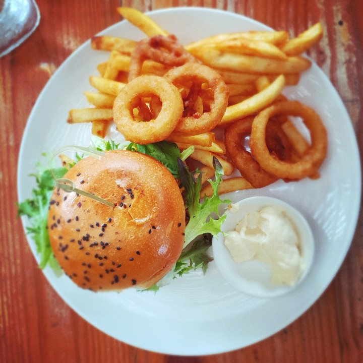 Vegge Burger and Chips