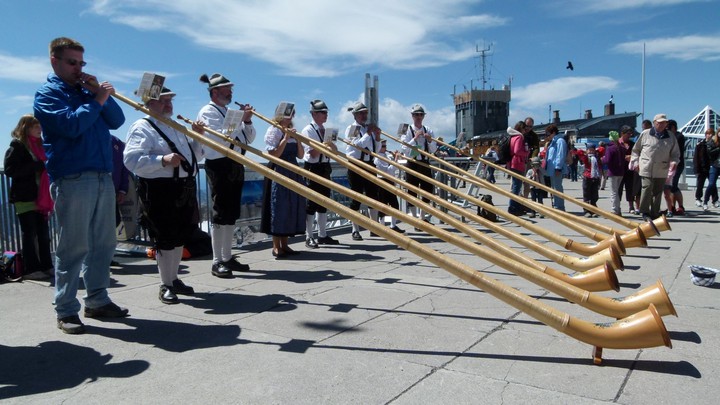 Alphorn lässt auf der Zugspitze