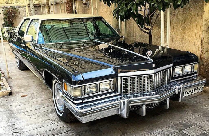 Fleetwood Brougham مدل سال 1976.