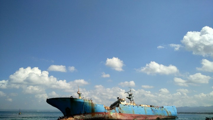 boat rocked