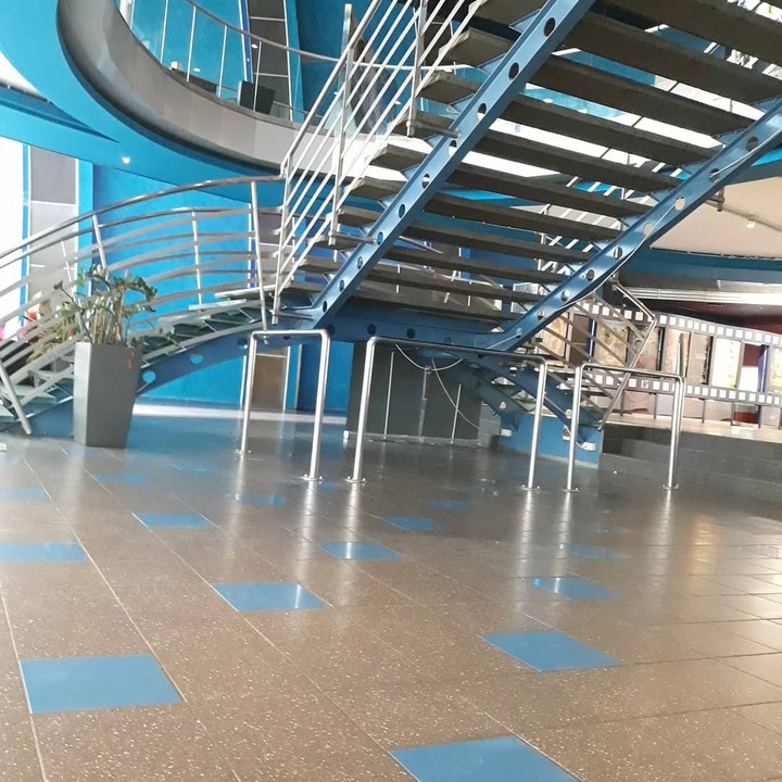 Lurdy Ház