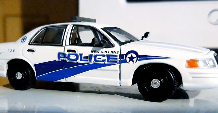 ford crown victoria