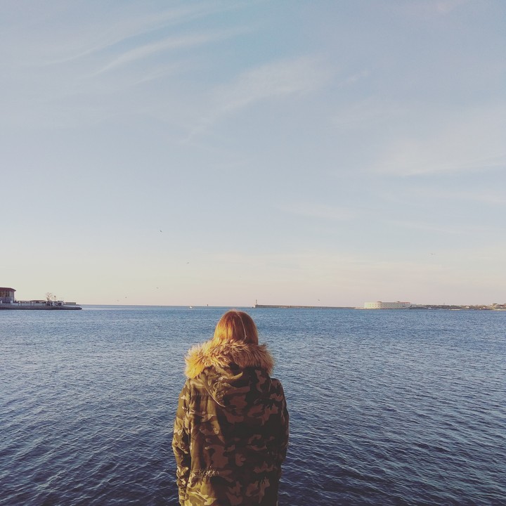 море