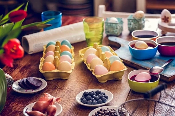 dying Easter eggs