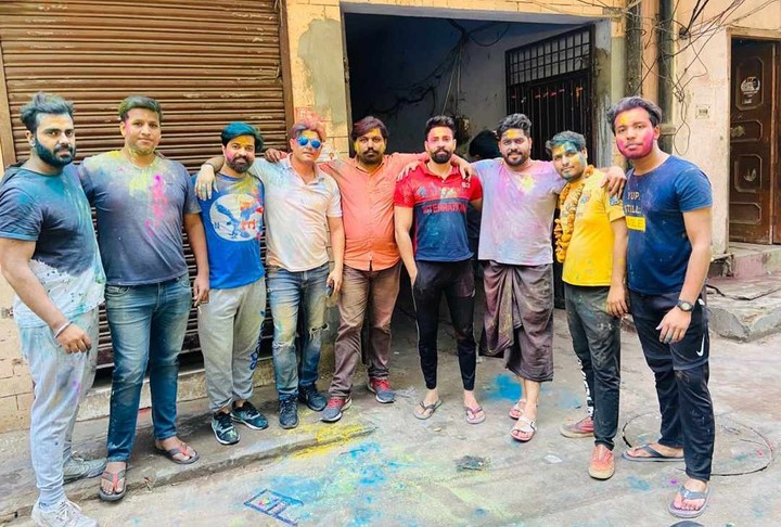 holi