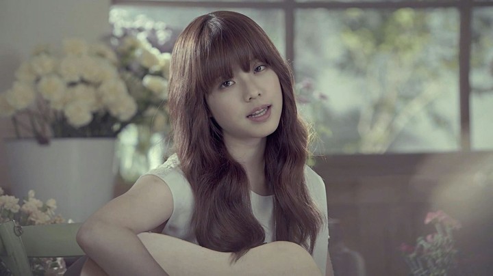 Juniel - illa illa Music Video Wallpaper