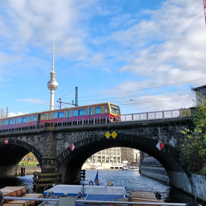 Boat ride and train on bridge !!