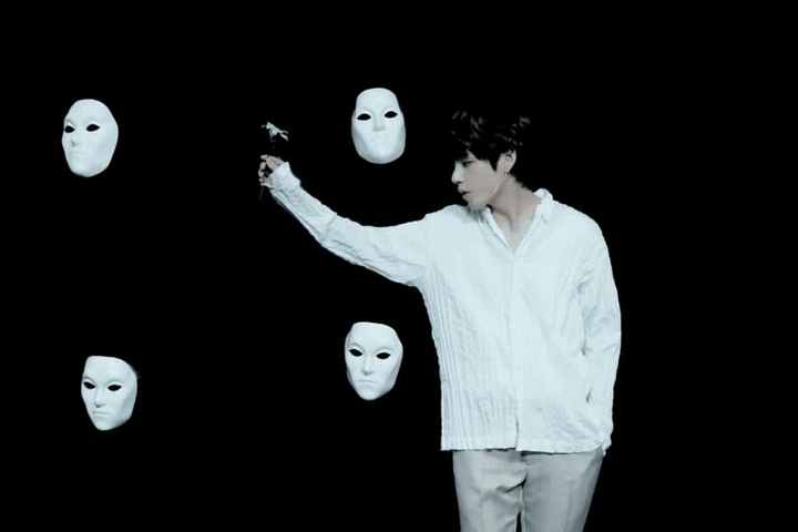 V BTS