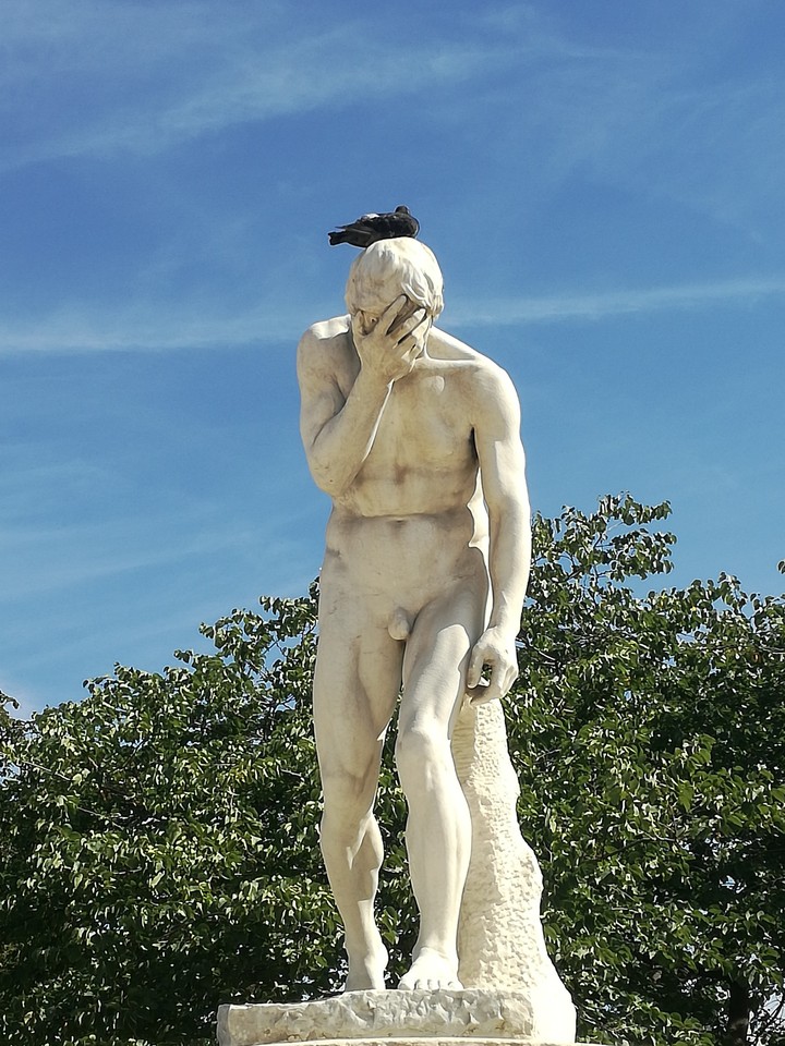 Statue