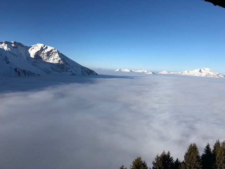 ski montagne nuages neige