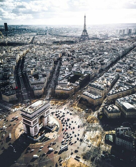 París, France