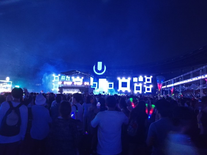 u