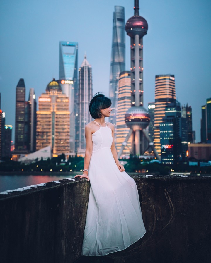 lady with city