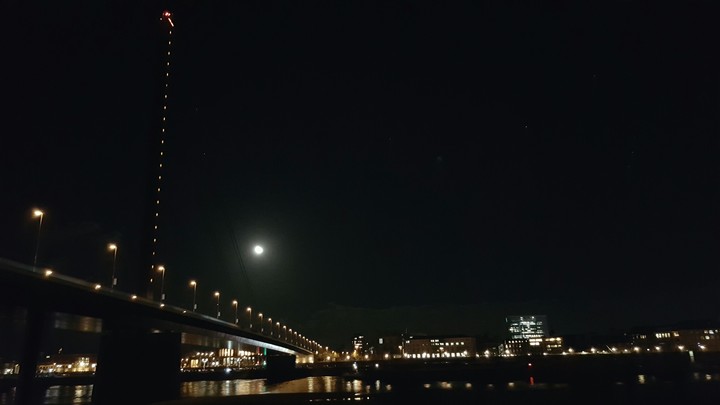 Düsseldorf at night